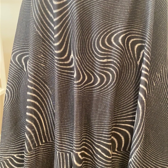 Never worn black/grey swirl dress! from Urban outfitters - Picture 6 of 7